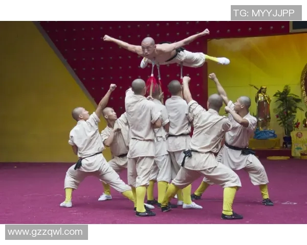 少林足球星爷激战武林绝技展现，侠影飘逸赛场英姿犹如神仙降临